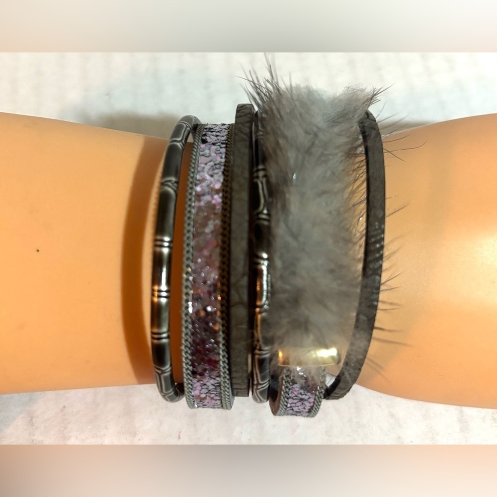 Fashion jewelry genuine leather  magnetic bracelet one size
